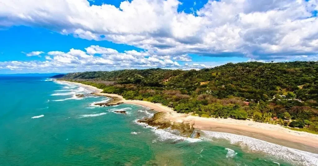 “Playa de Santa Teresa al atardecer”
